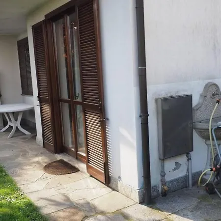 Villetta vista lago con due giardini Casa vacanze *
